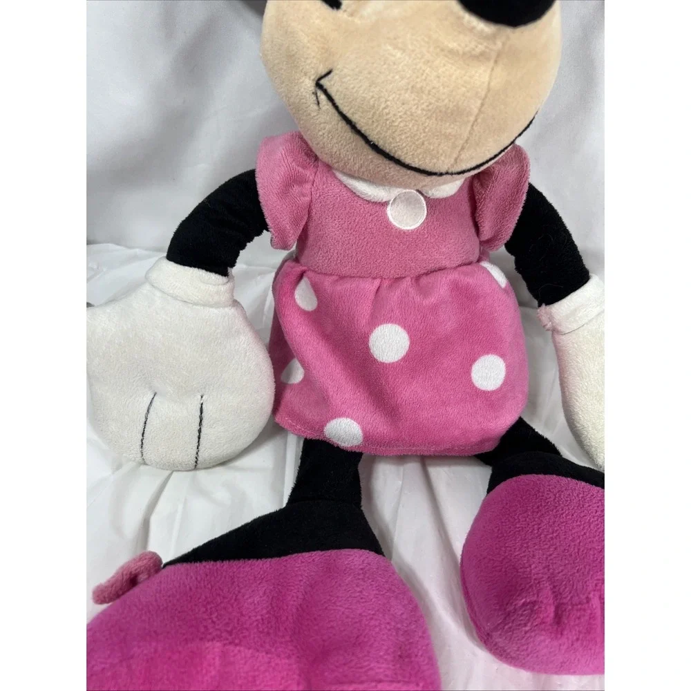 Disney Store Exclusive Minnie Mouse 21